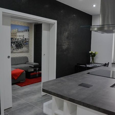 Rr Bus Station Apartment ブラチスラヴァ エクステリア 写真