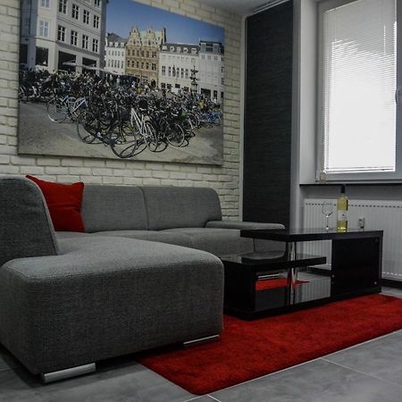 Rr Bus Station Apartment ブラチスラヴァ エクステリア 写真