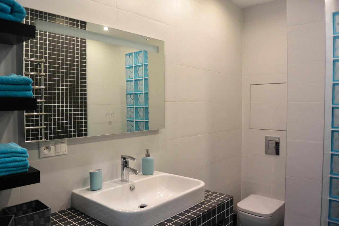 Rr Bus Station Apartment ブラチスラヴァ エクステリア 写真